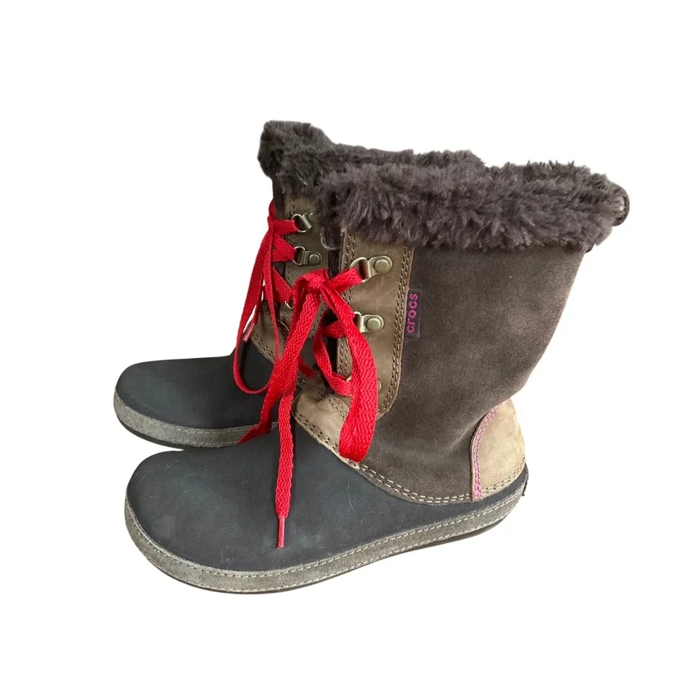 Crocs Winter Boots Women Size 5 Brown Suede Faux Fur‎ Red Laces
